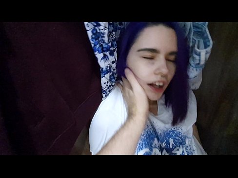 ❤️ Fant min søster i skapet og hjalp henne med å komme Porno ved no.bsglass.ru ❤